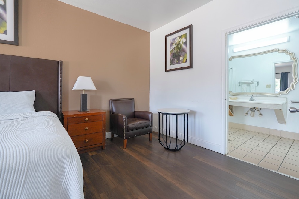 budget inn by oyo san augustine