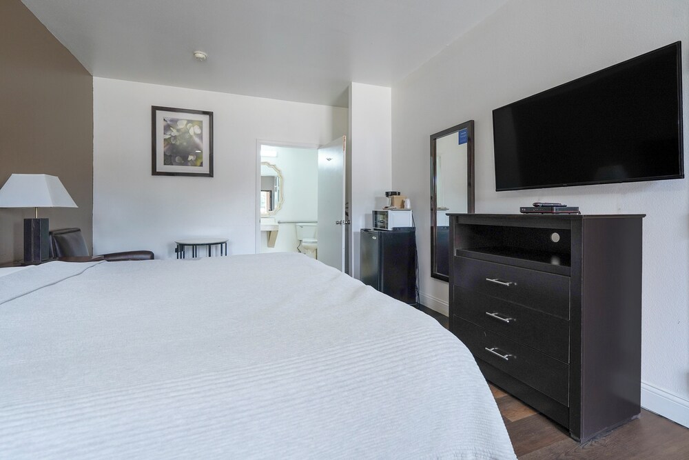 budget inn by oyo san augustine