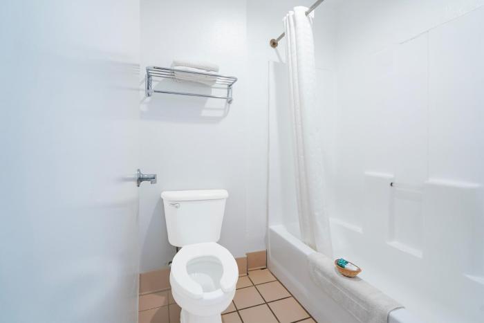 budget inn by oyo san augustine