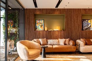 fly point airport hotel