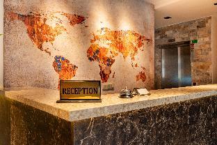 fly point airport hotel