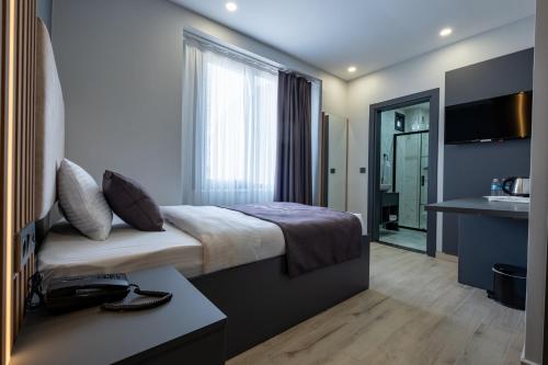 fly point airport hotel