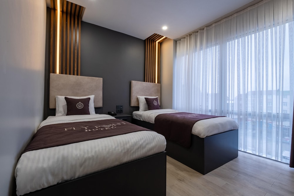 fly point airport hotel