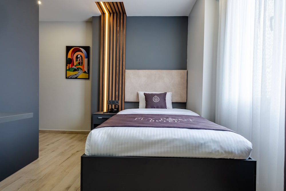 fly point airport hotel