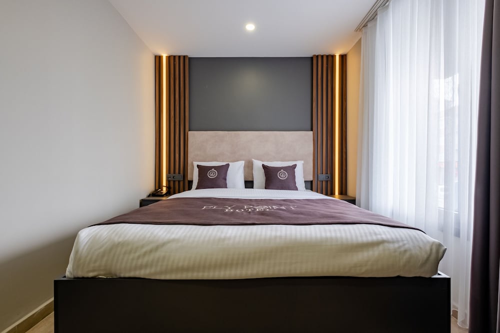 fly point airport hotel