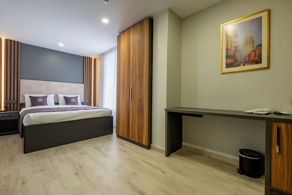 fly point airport hotel