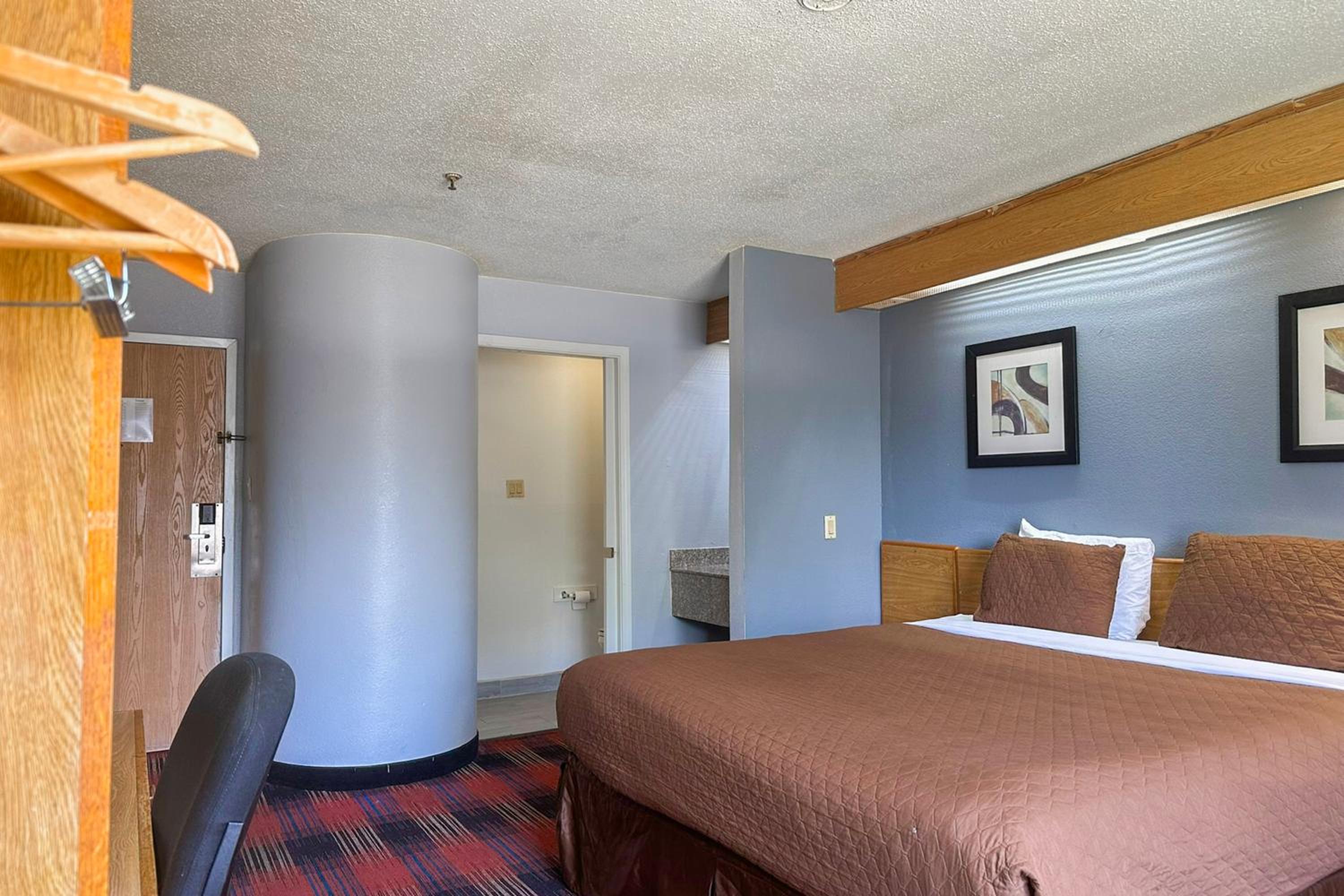 classic inn by oyo i 240 near memphis airport