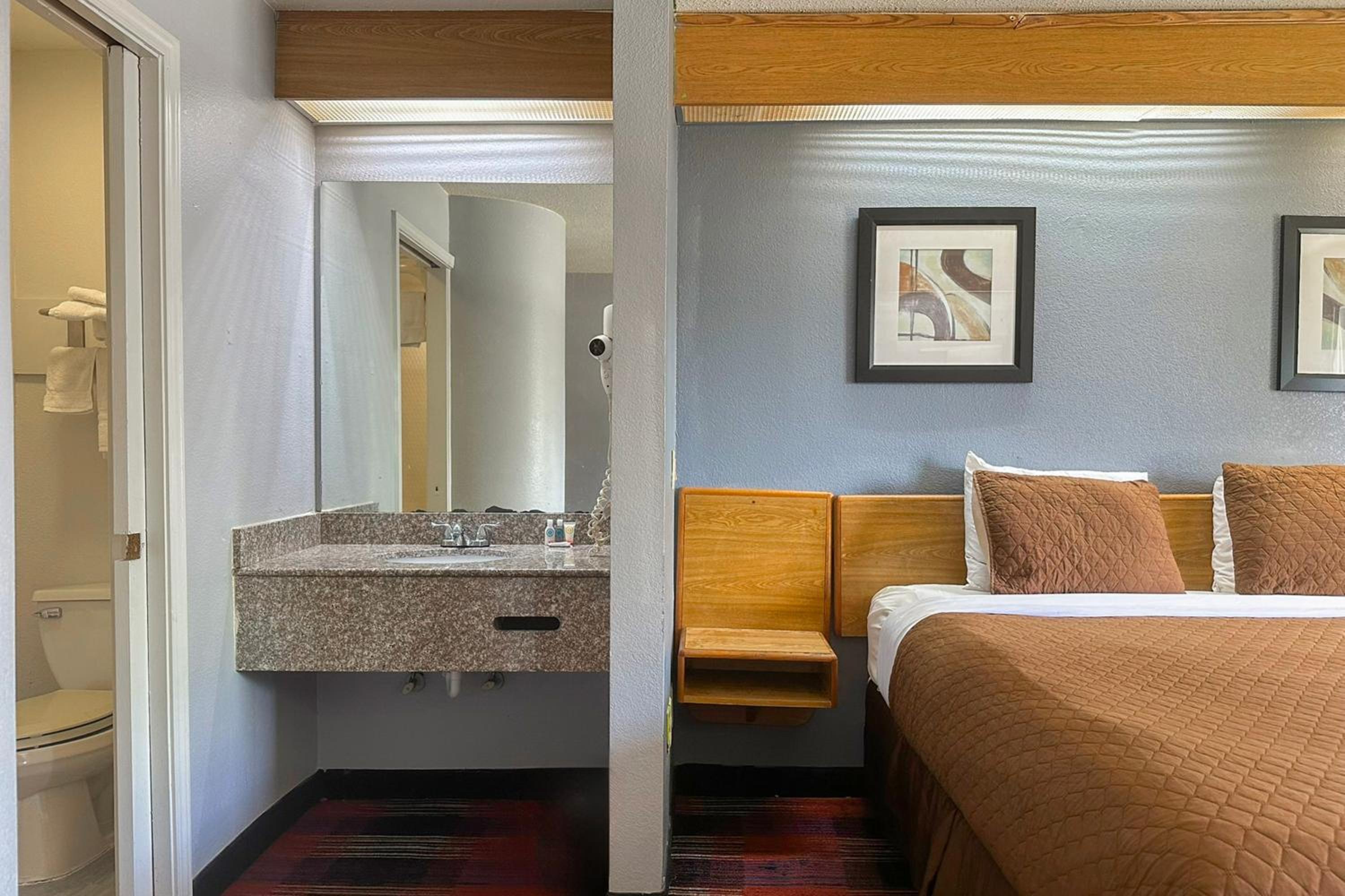classic inn by oyo i 240 near memphis airport