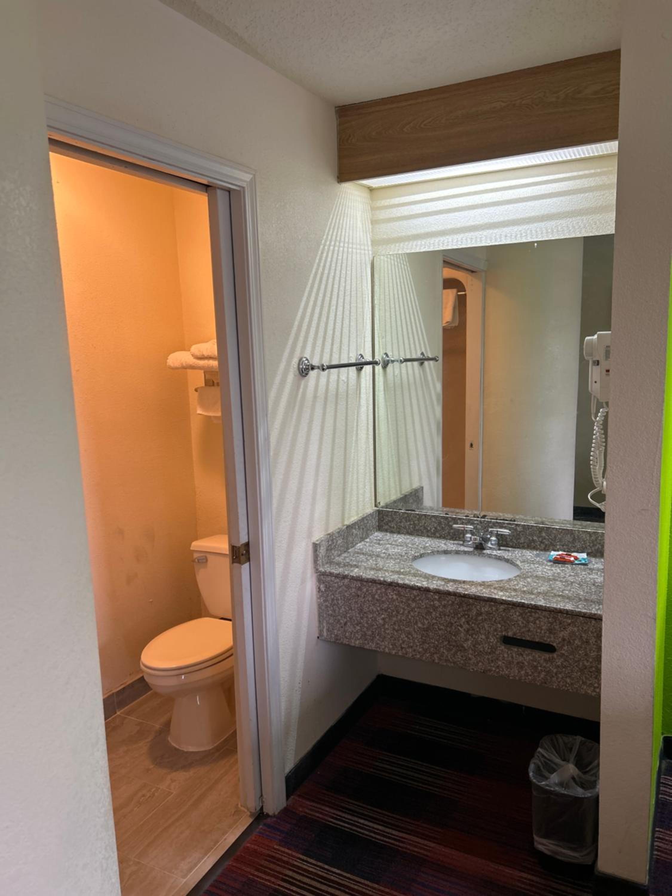 classic inn by oyo i 240 near memphis airport