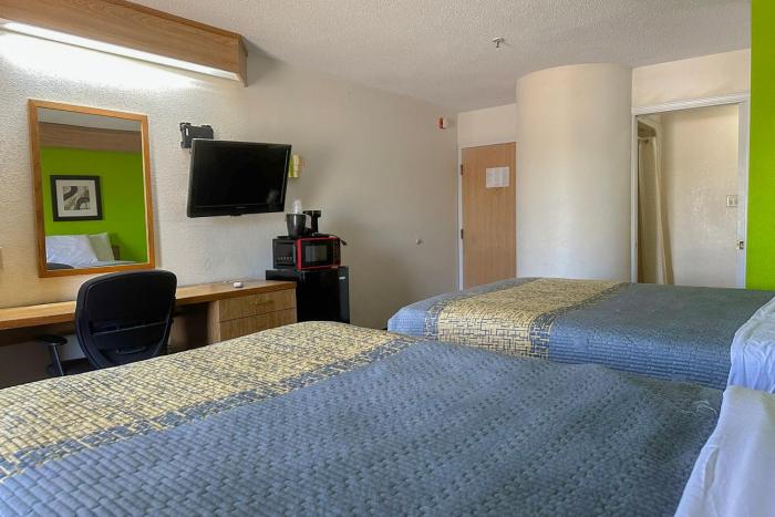 classic inn by oyo i 240 near memphis airport
