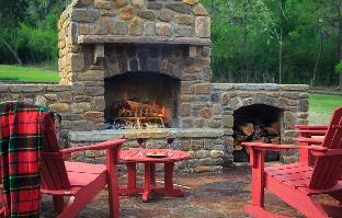 hilltop manor bed and breakfast