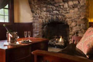 hilltop manor bed and breakfast