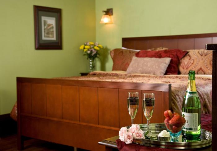 hilltop manor bed and breakfast