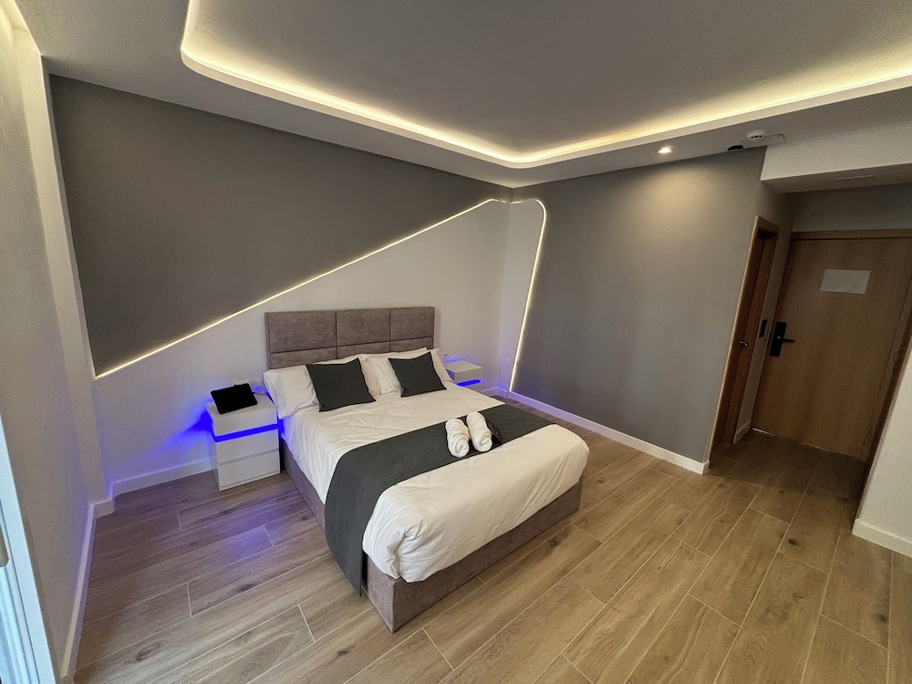 futurotel granada dreams