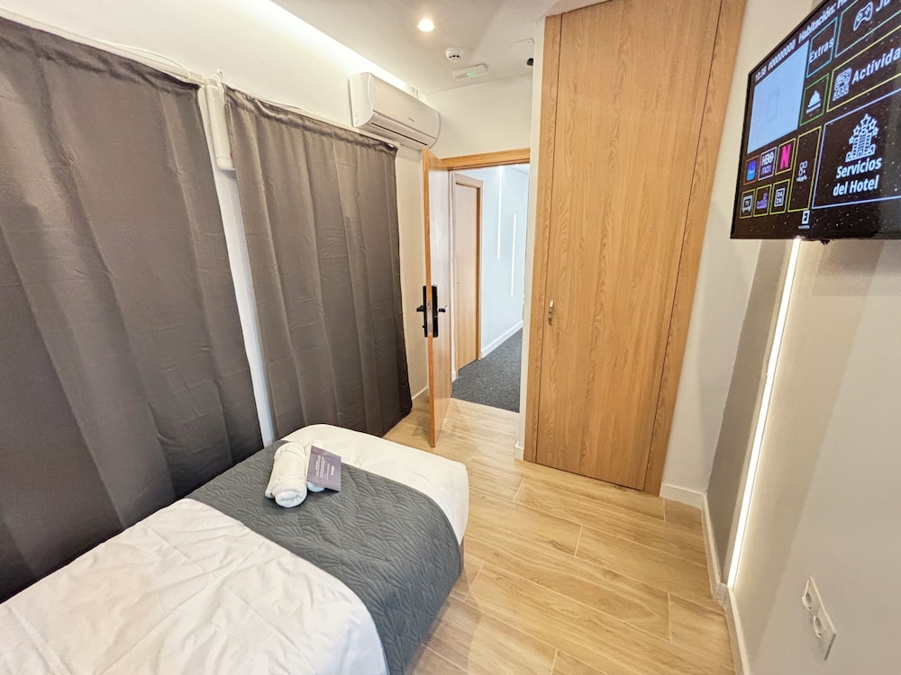 futurotel granada dreams