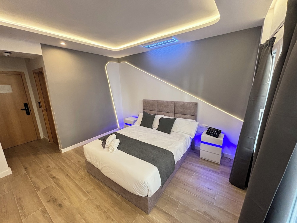 futurotel granada dreams