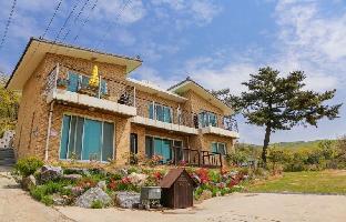 ganghwado ari house pension
