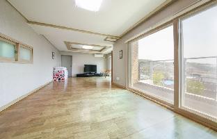 ganghwado ari house pension