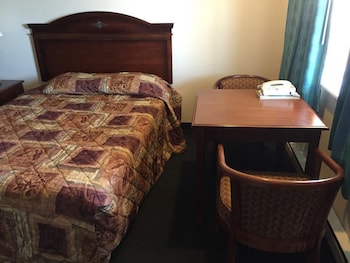 summer wind budget motel