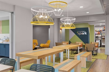 Spark By Hilton Newcomerstown,,3 star