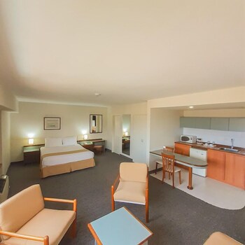 hotel cristina suites