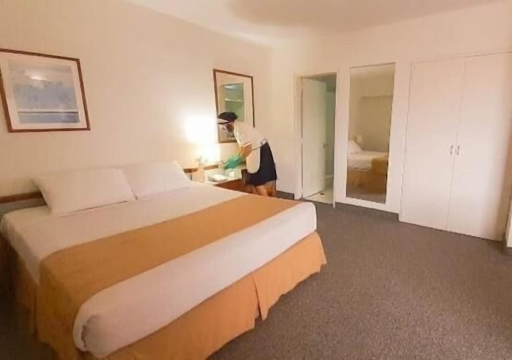 hotel cristina suites