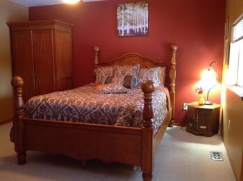 a hyde away inn bandb