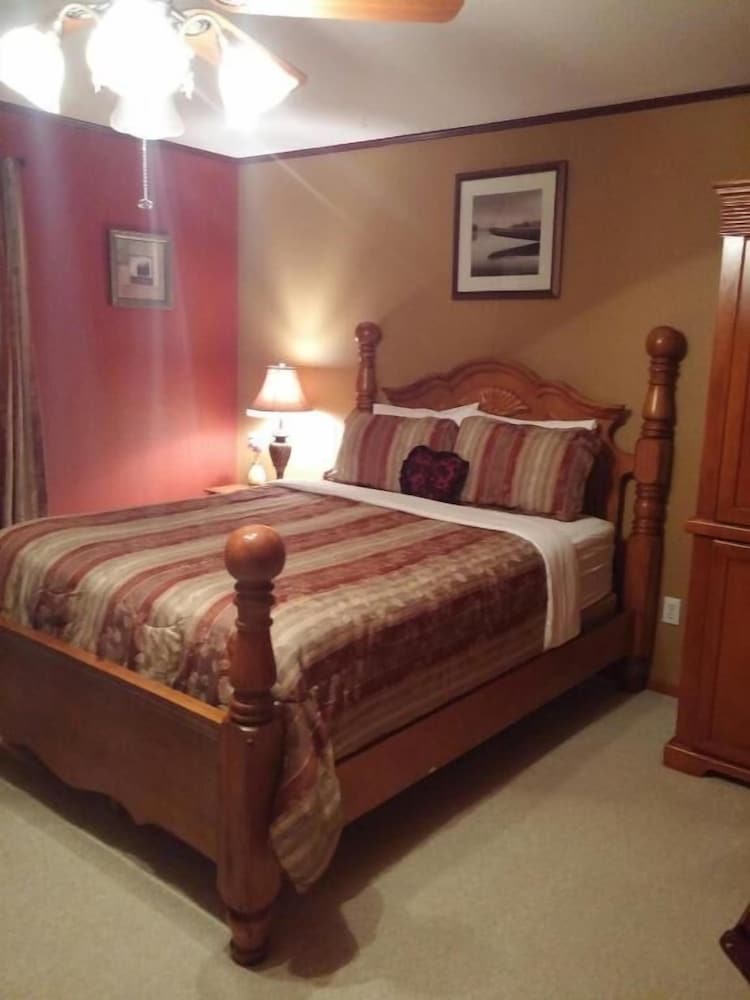 a hyde away inn bandb