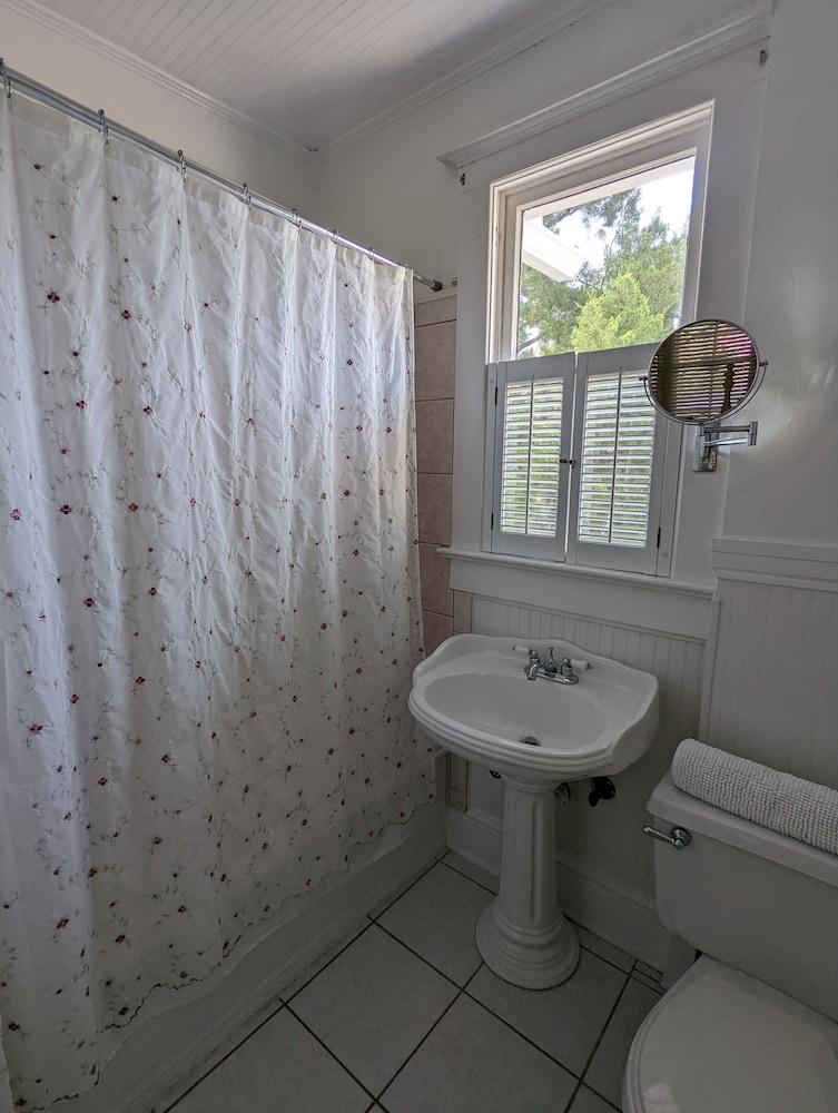 old powder house inn