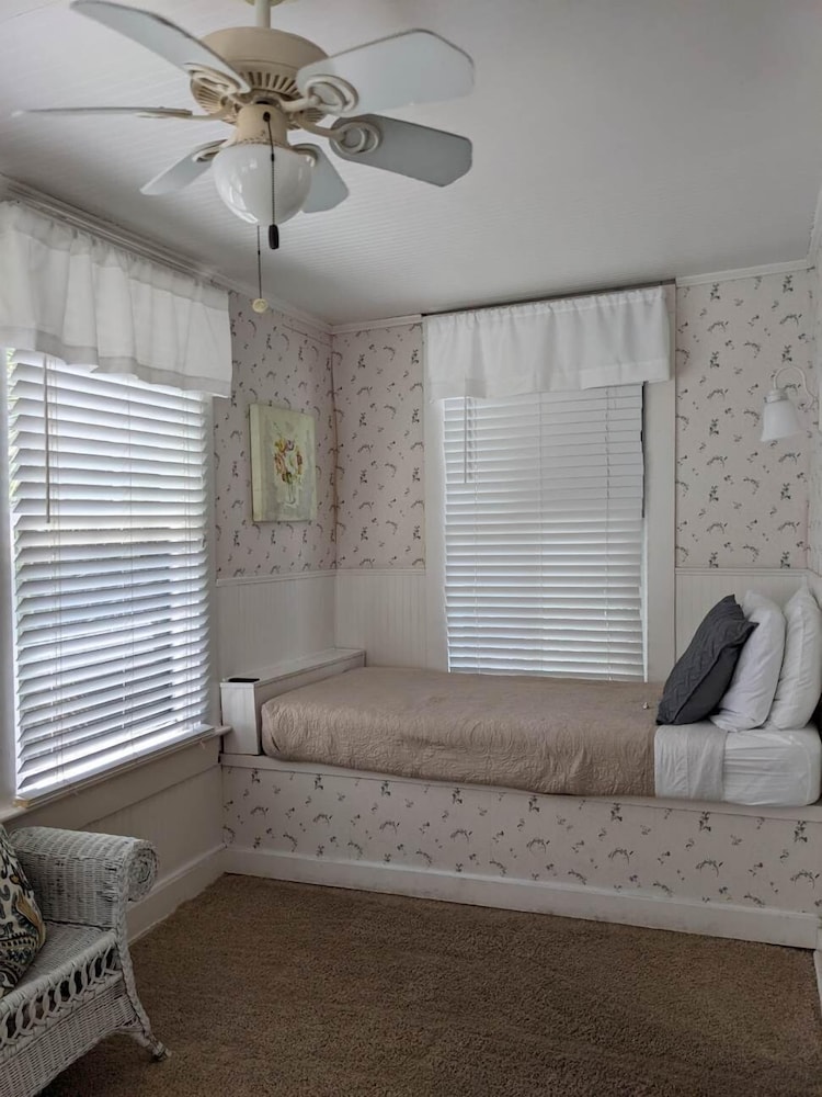 old powder house inn