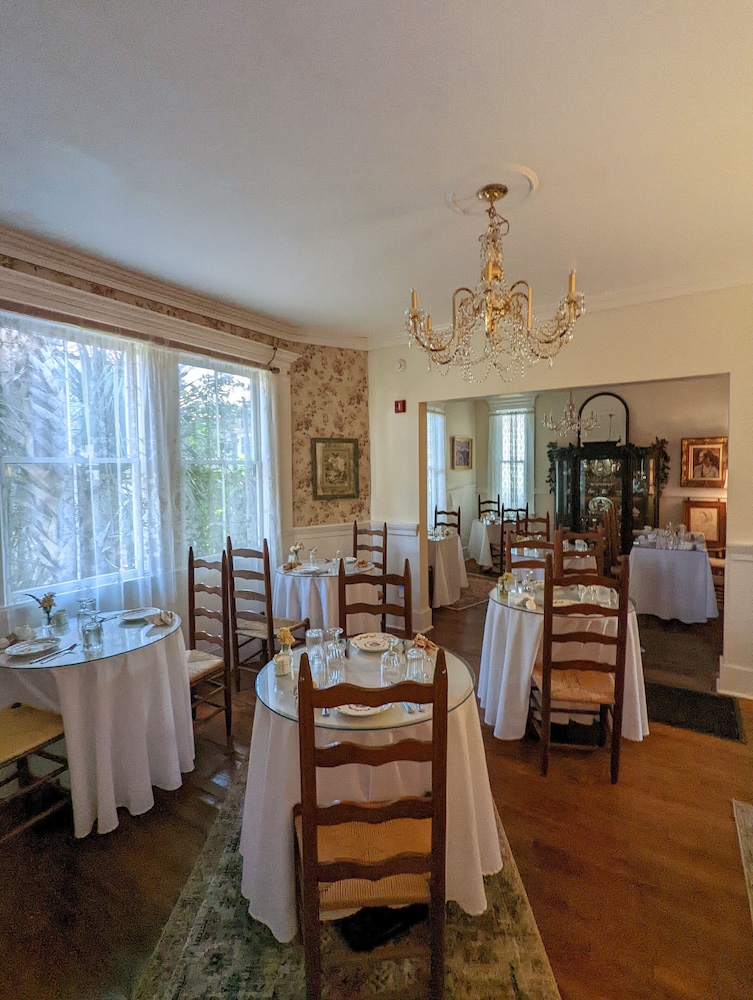 old powder house inn