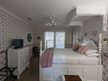 old powder house inn