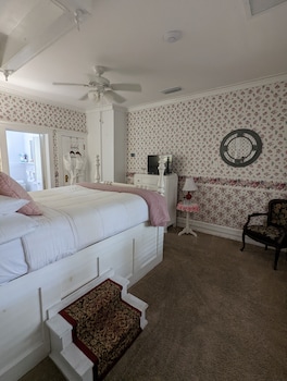 old powder house inn