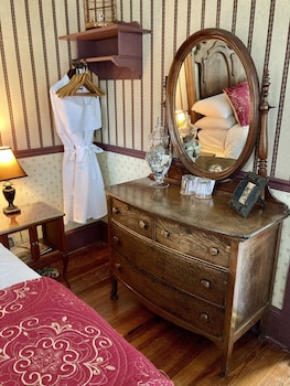 old powder house inn