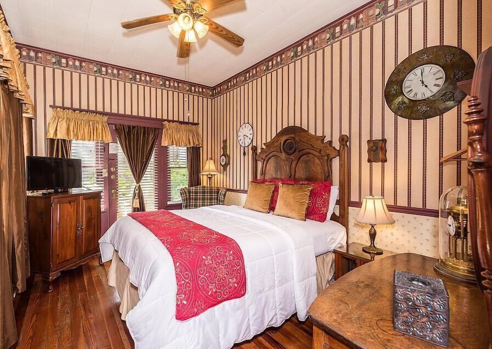 old powder house inn