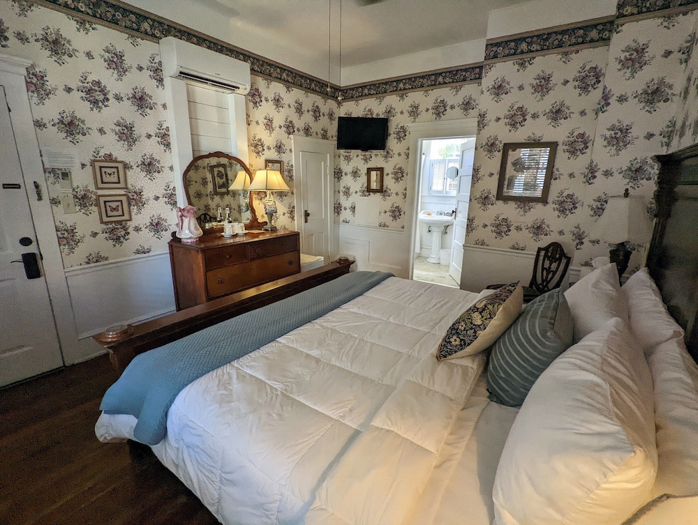 old powder house inn