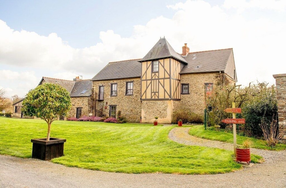 maison dhotes et gite au manoir de la haute pilais
