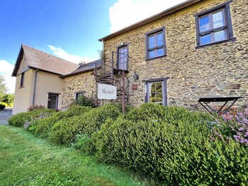 maison dhotes et gite au manoir de la haute pilais