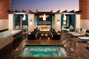 glamorous beverlywood residence