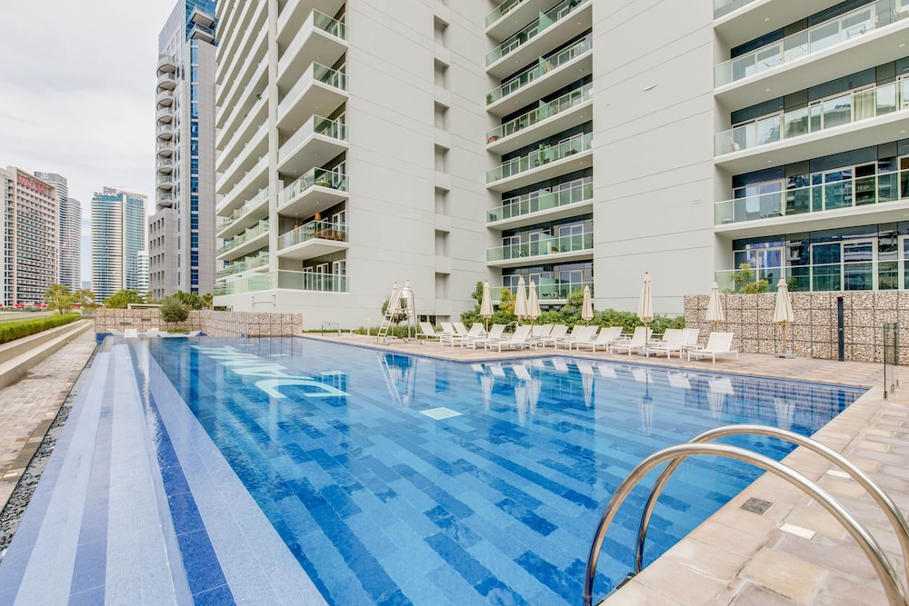 globalstay damac reva residences