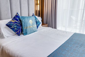 globalstay damac reva residences