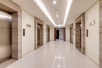 globalstay damac reva residences