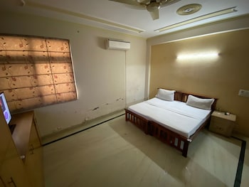 gobravo 3bhk near airport and cyber hub