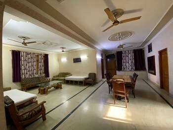 gobravo 3bhk near airport and cyber hub