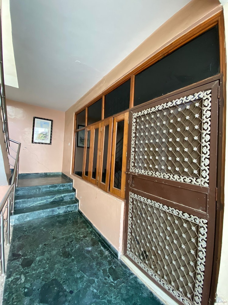 gobravo 3bhk near airport and cyber hub