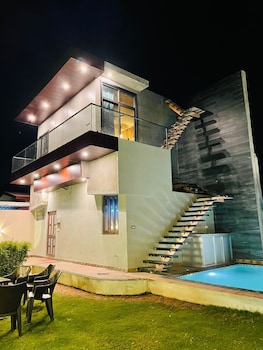 gobravo 2br lux villa wt pvt pool udapur