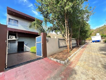 gobravo 2br lux villa wt pvt pool udapur