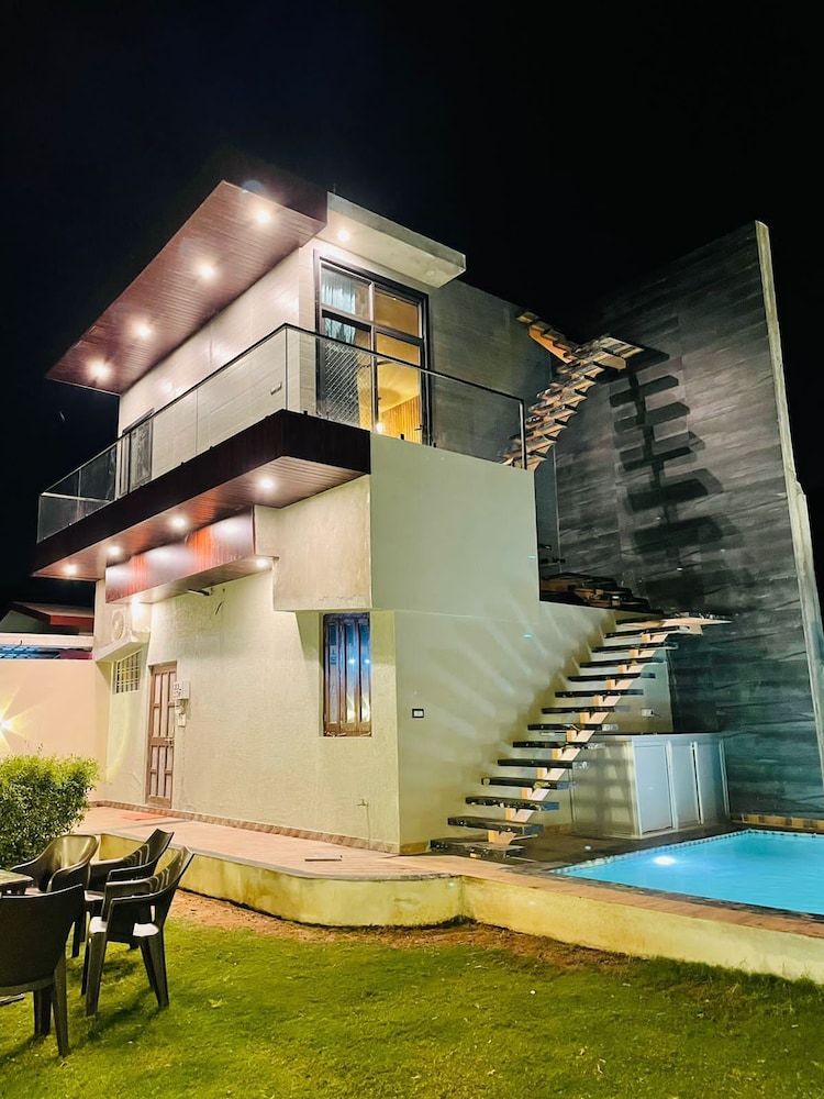 gobravo 2br lux villa wt pvt pool udapur