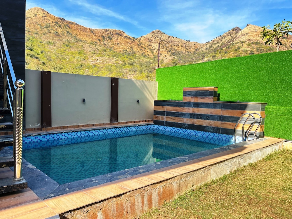 gobravo 2br lux villa wt pvt pool udapur