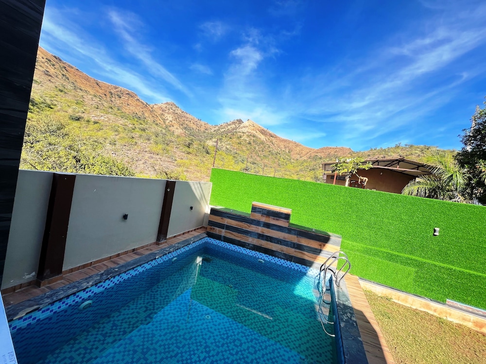 gobravo 2br lux villa wt pvt pool udapur